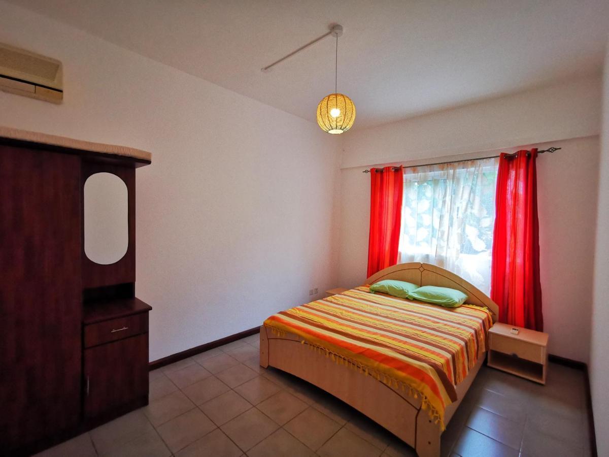 Oceanside Licenced Tourist Residence Flic-en-Flacq Εξωτερικό φωτογραφία