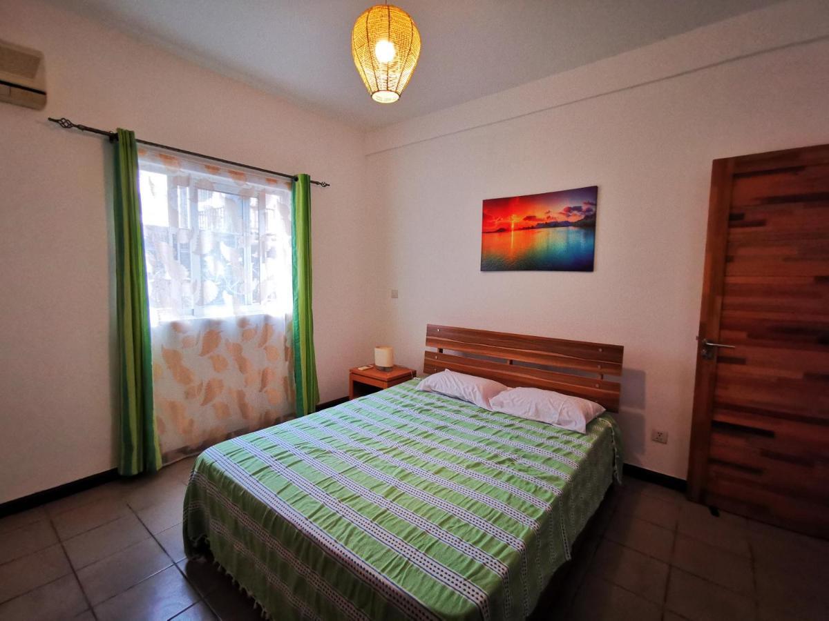 Oceanside Licenced Tourist Residence Flic-en-Flacq Εξωτερικό φωτογραφία